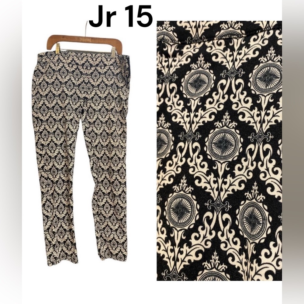 G21 Pants Black and White Pattern Jr Size 15 Side Zipper 98% Cotton